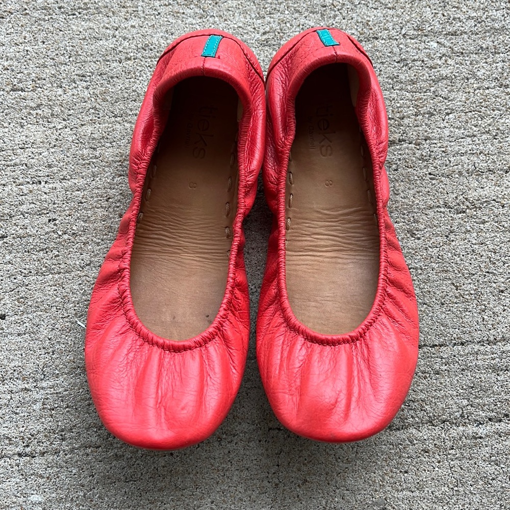 Poppy tieks, seasonal release
